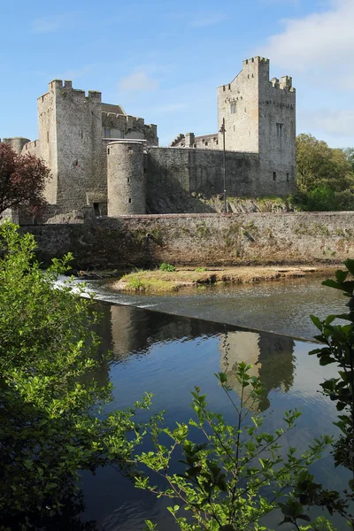 Irish castle of Cahir in morning light — Stock Photo, Image