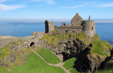 dunluce kalesi kalıntıları