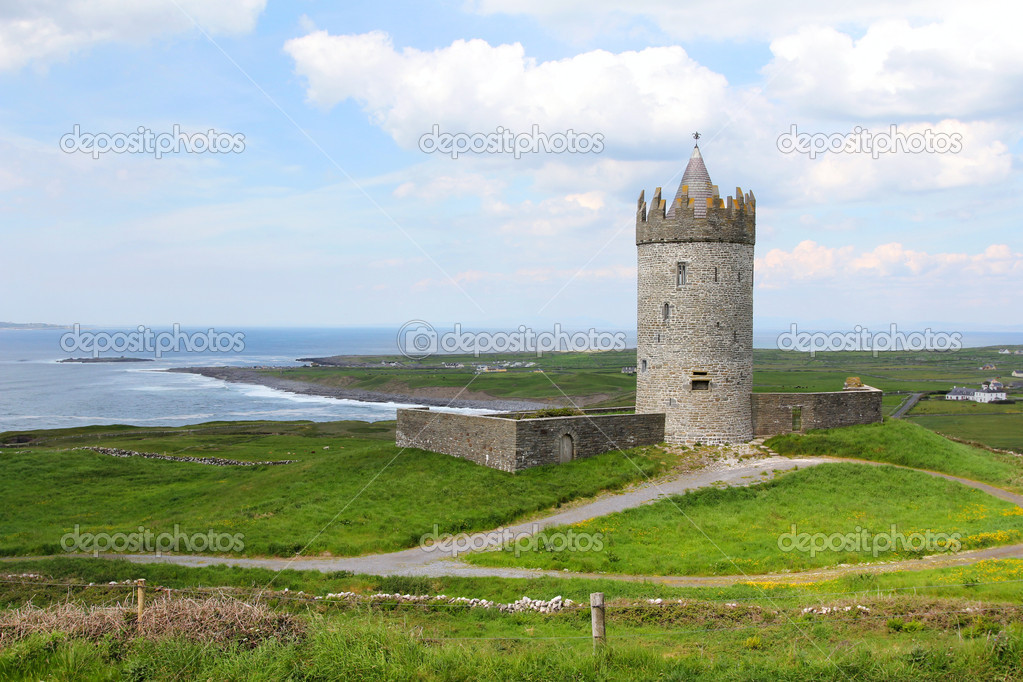 Doonagore castle