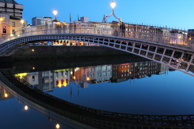 Ha'Penny bridge, dublin