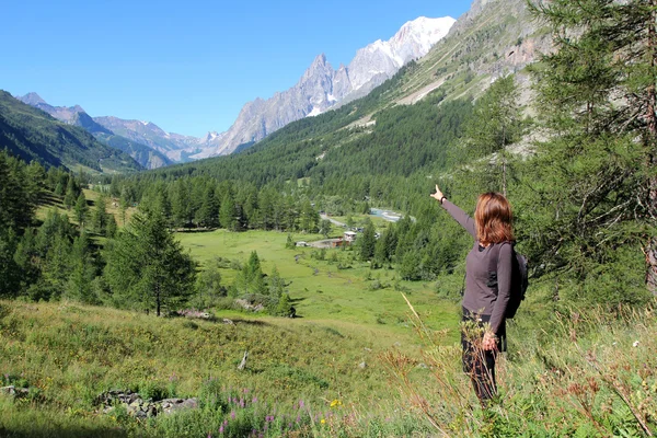 gelincik Vadisi Dağ izinde trekking kız