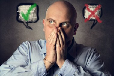 adam çekmek için zor bir karar ile