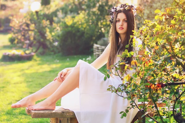 Bianco vestito bella ninfa — Foto Stock