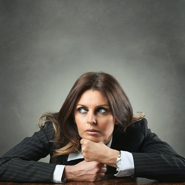 Mujer elegante pensativo —  Fotos de Stock