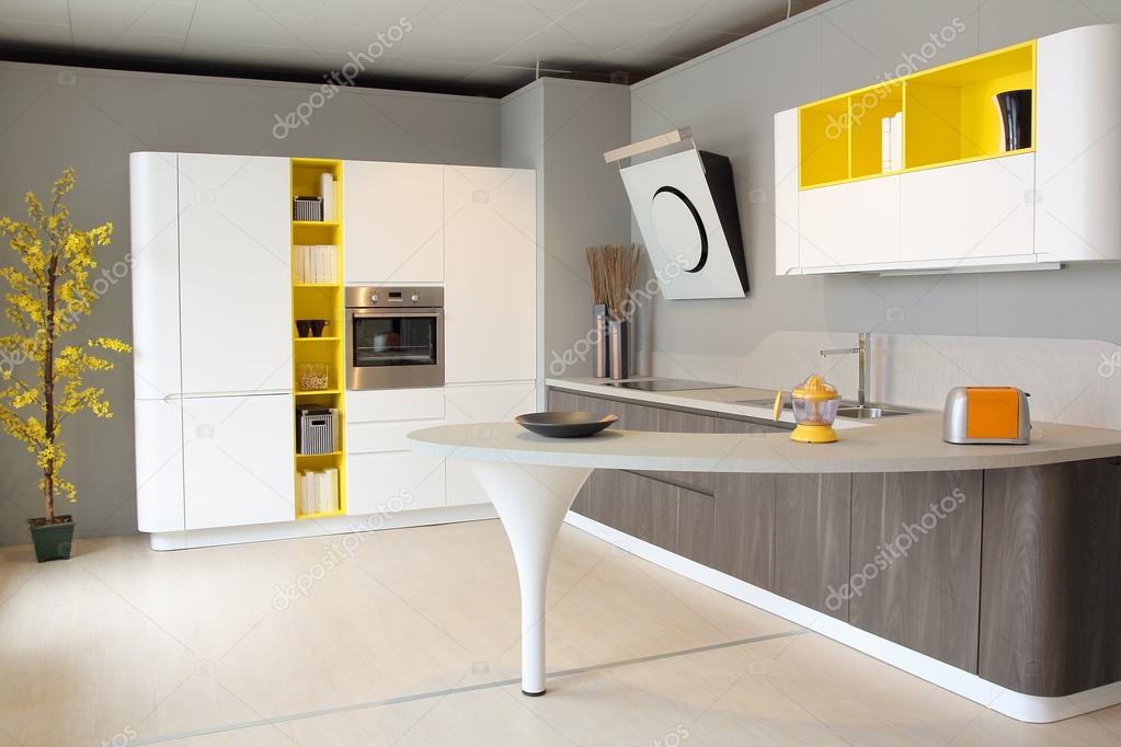 Moderne küche weià und gelb farbig — stockfoto © captblack76 #44646877