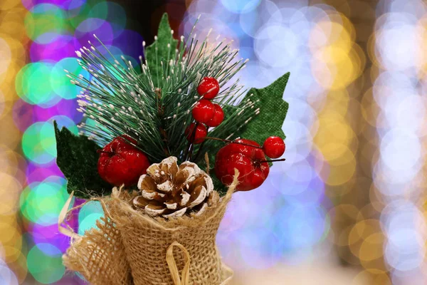 Cartão Saudação Com Decorações Natal Fundo Luzes Coloridas Borradas Saco — Fotografia de Stock