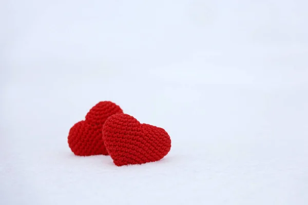 Любите Сердца Снегу Зимней Природе Открытка День Святого Валентина Два — стоковое фото