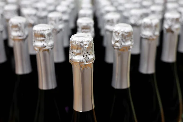 Butelki Musującego Wina Nowy Rok Szampan Sklepie Winami Przemysł Alkoholowy — Zdjęcie stockowe