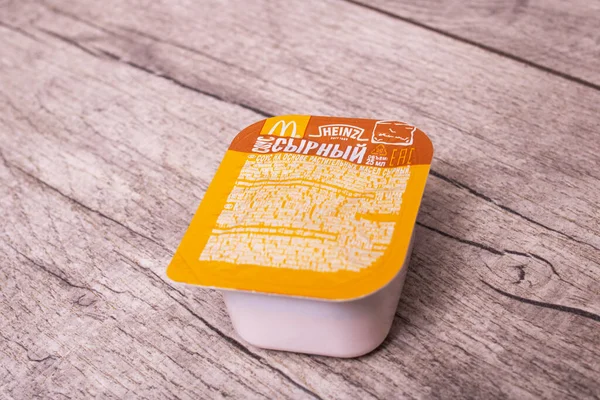 Belarus Polotsk October 2021 Mcdonald Cheese Sauce Container Close — Stock Photo, Image