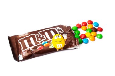 Belarus, Novopolotsk - 10 Kasım 2021: Şeker M beyaz arka planda izole edilmiştir