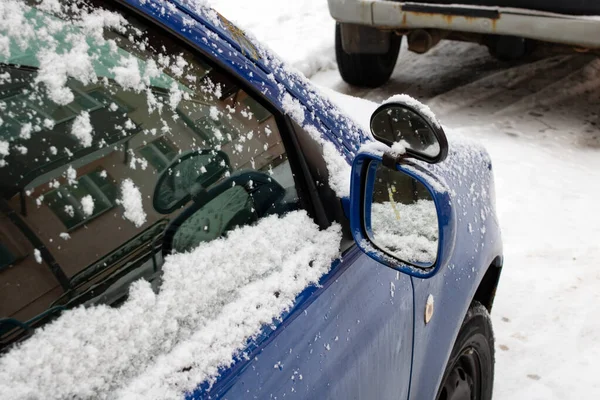 Bird Droppings Car Snow Close — Stockfoto