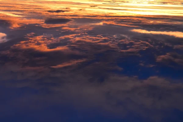 Wolken am frühen Morgen — Stockfoto