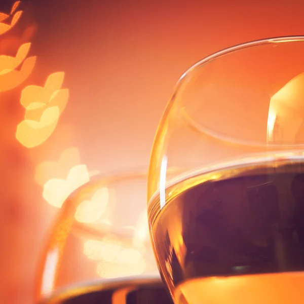 Celebration.glasses a bort. a koncepció a Valentin-nap. — Stock Fotó