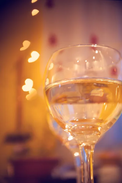 Celebration.Glasses of wine. The concept of Valentine's Day. — Stock Photo, Image