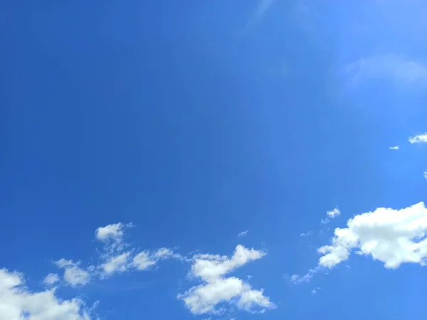 Cielo Azul Con Nubes — Foto de Stock