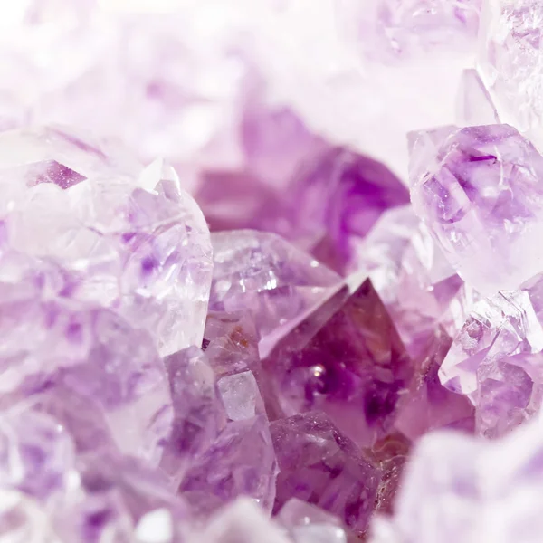 Purple amethyst crystals close-up — Stock Photo, Image