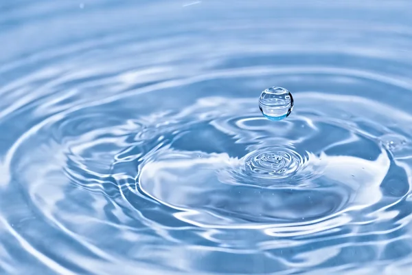 Vatten droppe närbild — Stockfoto