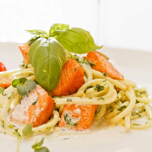 Pasta with salmon — Stock Photo, Image