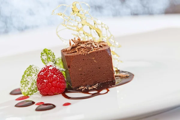 Вкусный шоколадный десерт — стоковое фото