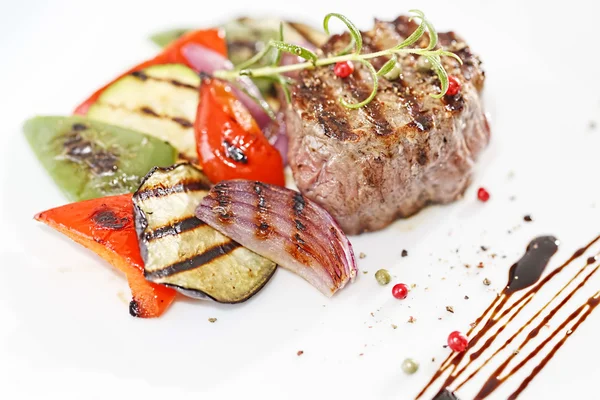 Gegrilltes Rindersteak — Stockfoto