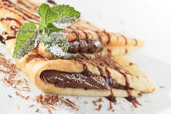 Crepes de estilo francés con chocolate —  Fotos de Stock