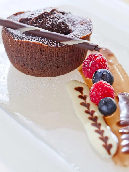 Chocolate souffle and fruits — Stock Photo, Image