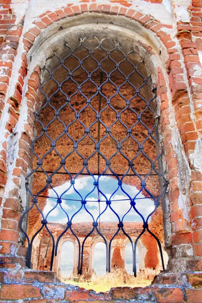 Window of the old destroyed church — Stock Photo, Image