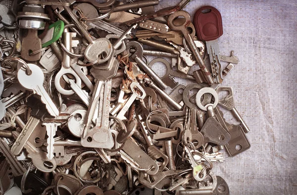 Oude metalen toetsen — Stockfoto