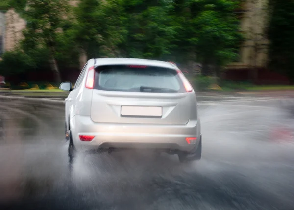Car goes to rain — Stock Photo, Image