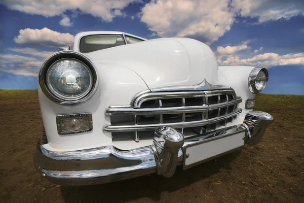 Antiguo coche blanco — Foto de Stock