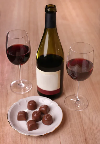 Two glasses of red wine chocolate — Stock Photo, Image