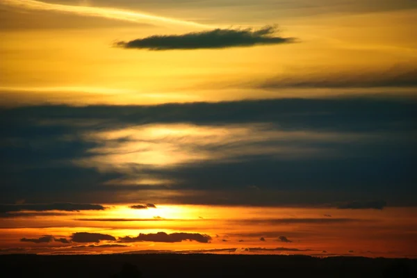 Великолепное закатное небо — стоковое фото