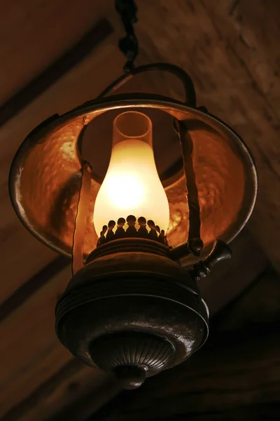 Antigua lámpara de metal — Foto de Stock