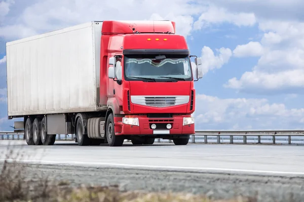 Vrachtwagen Vervoert Vracht Landelijke Snelweg — Stockfoto