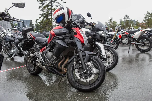 Motocicletas Aparcamiento Primer Plano Asfalto —  Fotos de Stock