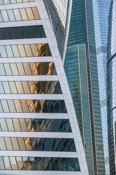 Vacker Utsikt Över Futuristiska Stadslandskapet Glasfasader Skyskrapor Centrum — Stockfoto