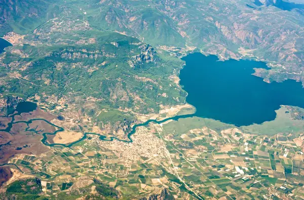 Het vliegtuig land. — Stockfoto