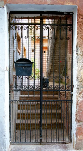 The door to the old courtyard — Stock Photo, Image