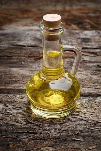 Fles van biologische olijfolie — Stockfoto