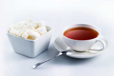 siyah çay ile kesme şeker