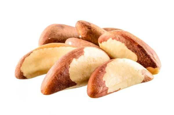 Бразильский орех. Группа фруктов на белом фоне — стоковое фото