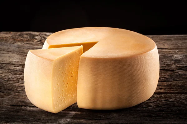 Cheese wheel — Stock Photo, Image