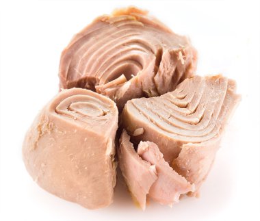 korunmuş tuna üzerinde beyaz izole