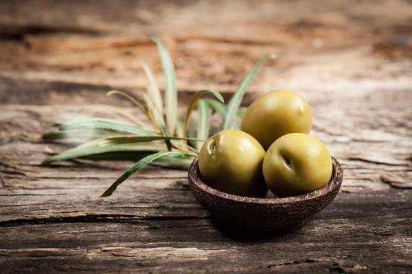 Zeytin yaprağı ile