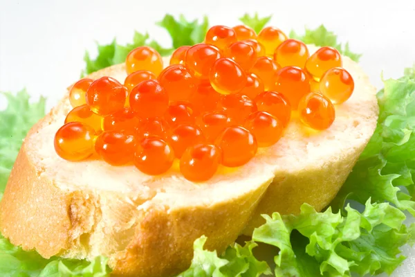 Red caviar with bread — Stock Photo, Image