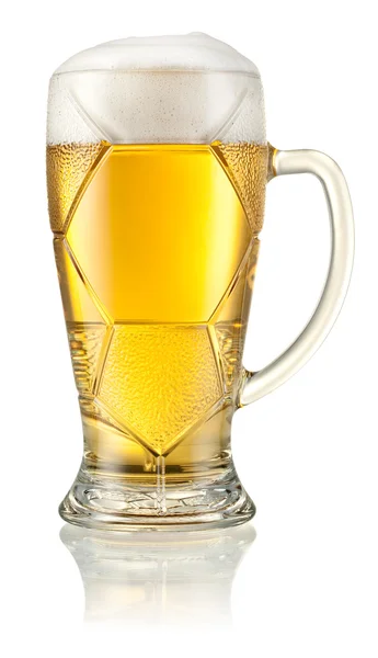 Vaso de fútbol de cerveza ligera aislada sobre fondo blanco. Clipp. —  Fotos de Stock