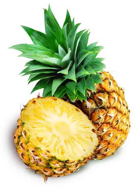 Čerstvý ananas za půl izolované na bílém — Stock fotografie