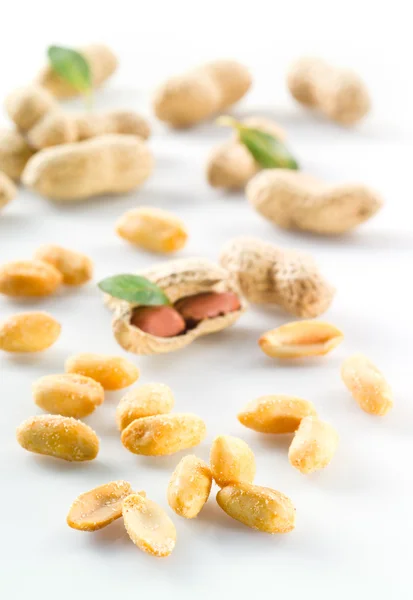 Peanuts. Isolated on a white background. — Stock Photo, Image