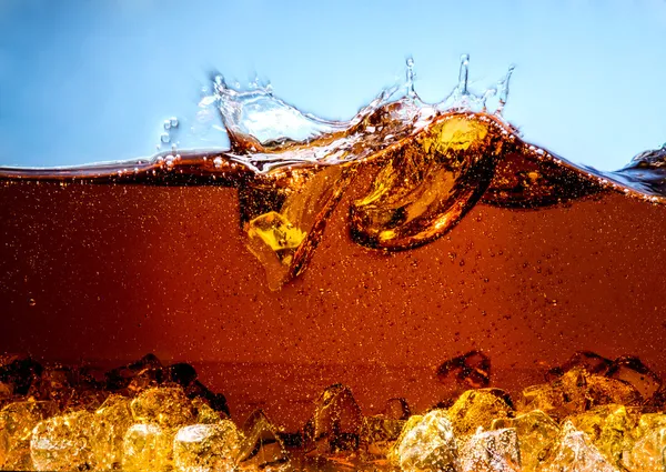 Cola med is. mat bakgrund — Stockfoto