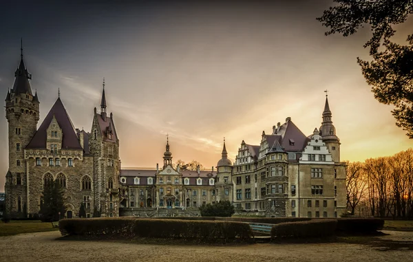 Burg in Moszna — Stockfoto